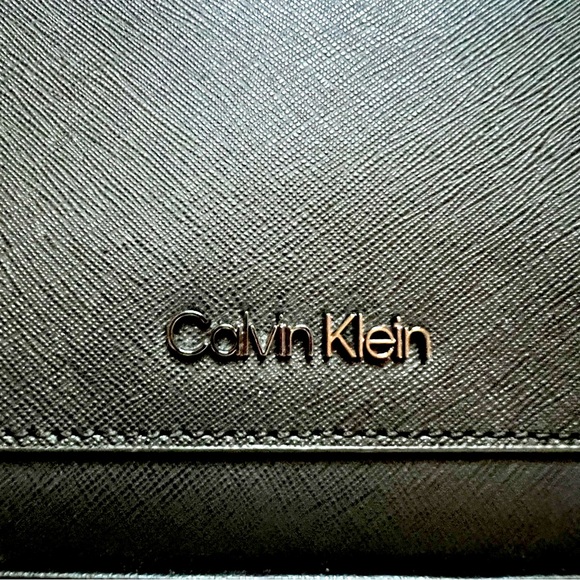 Calvin Klein small shoulder bag - Picture 3 of 9